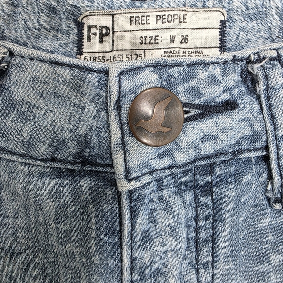 Free People Ankle Zip Skinny Jeans Reptile Snake Print Acid Wash, Size 26 - Picture 4 of 7